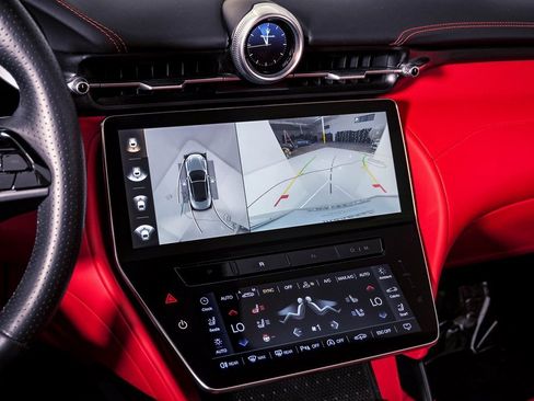 Used 2024 Maserati GranCabrio Trofeo image 25