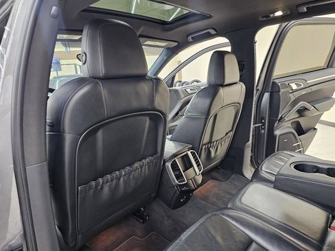 Used 2011 Porsche Cayenne S AWD/4WD image 25