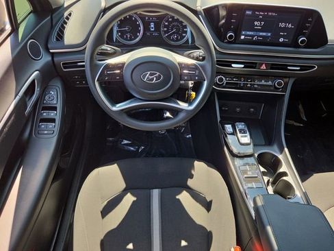Used 2023 Hyundai Sonata SE FWD image 15