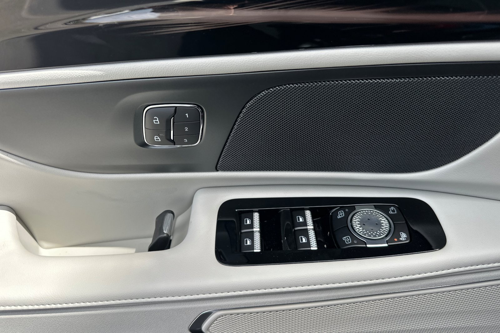 New 2026 Lincoln Nautilus Premier AWD/4WD image 10