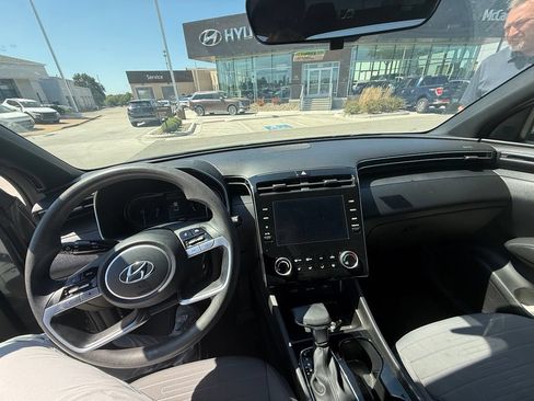 Used 2023 Hyundai Santa Cruz SE FWD image 13