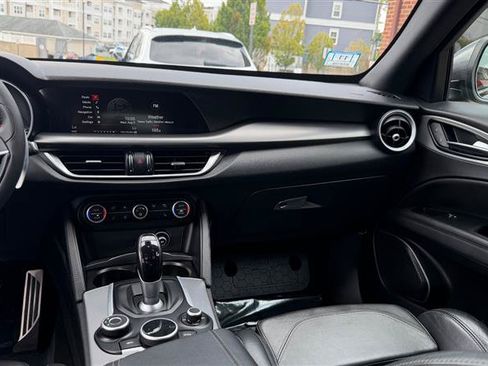 Used 2018 Alfa Romeo Stelvio Ti Sport AWD/4WD image 28