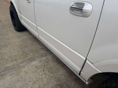 Used 2012 Ford Expedition EL Limited RWD image 19