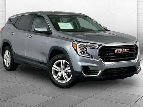 Used 2024 GMC Terrain SLE FWD image 1