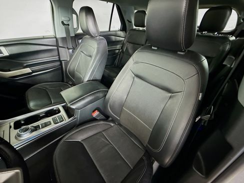 Used 2022 Ford Explorer Limited image 26