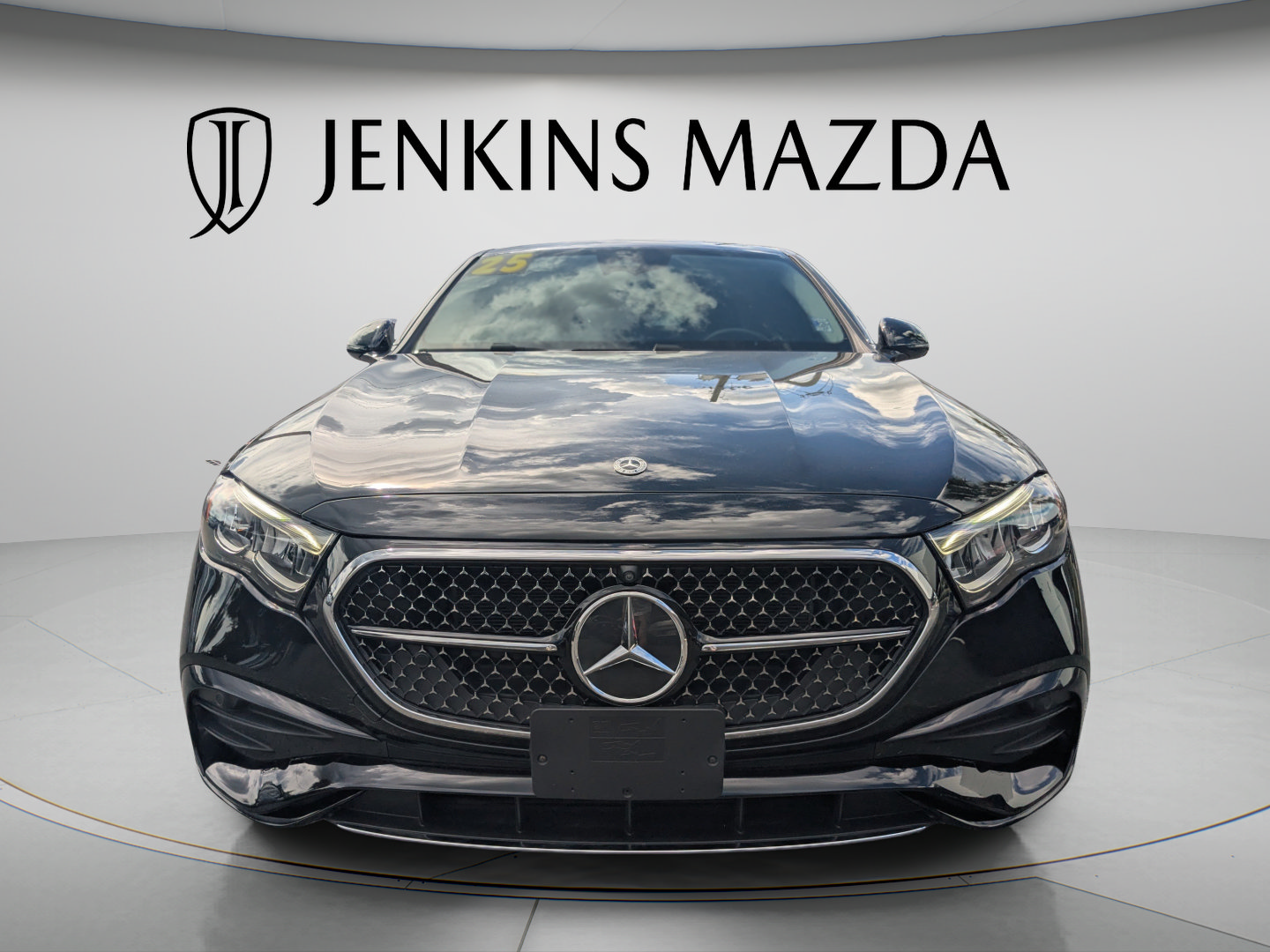 Used 2025 Mercedes-Benz E 350 4MATIC Sedan image 9