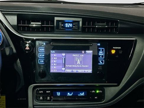 Used 2017 Toyota Corolla SE image 28