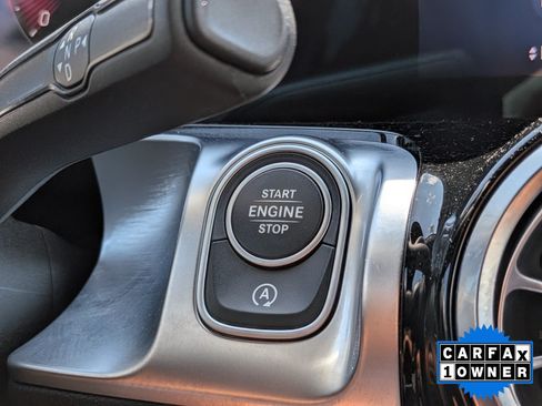Used 2025 Mercedes-Benz GLB 250 4MATIC image 33