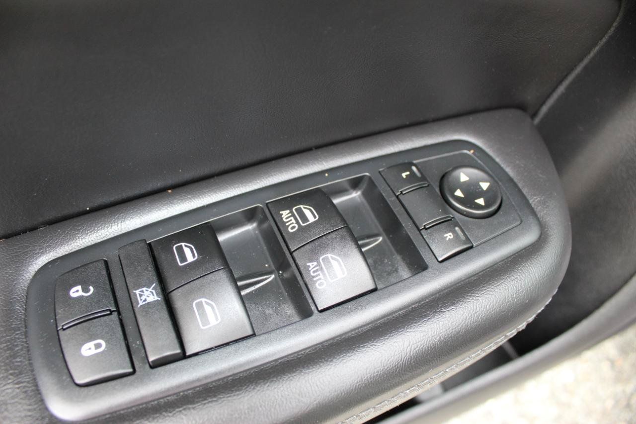 Used 2016 Chrysler 200 S AWD/4WD image 21