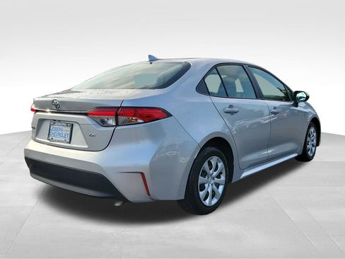 Used 2024 Toyota Corolla LE FWD image 4