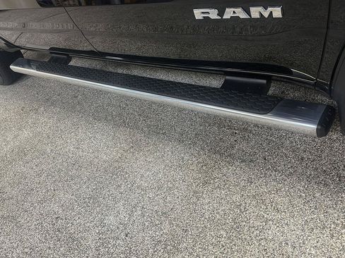 Used 2020 RAM 1500 Laramie w/ Sport Appearance Package AWD/4WD image 13