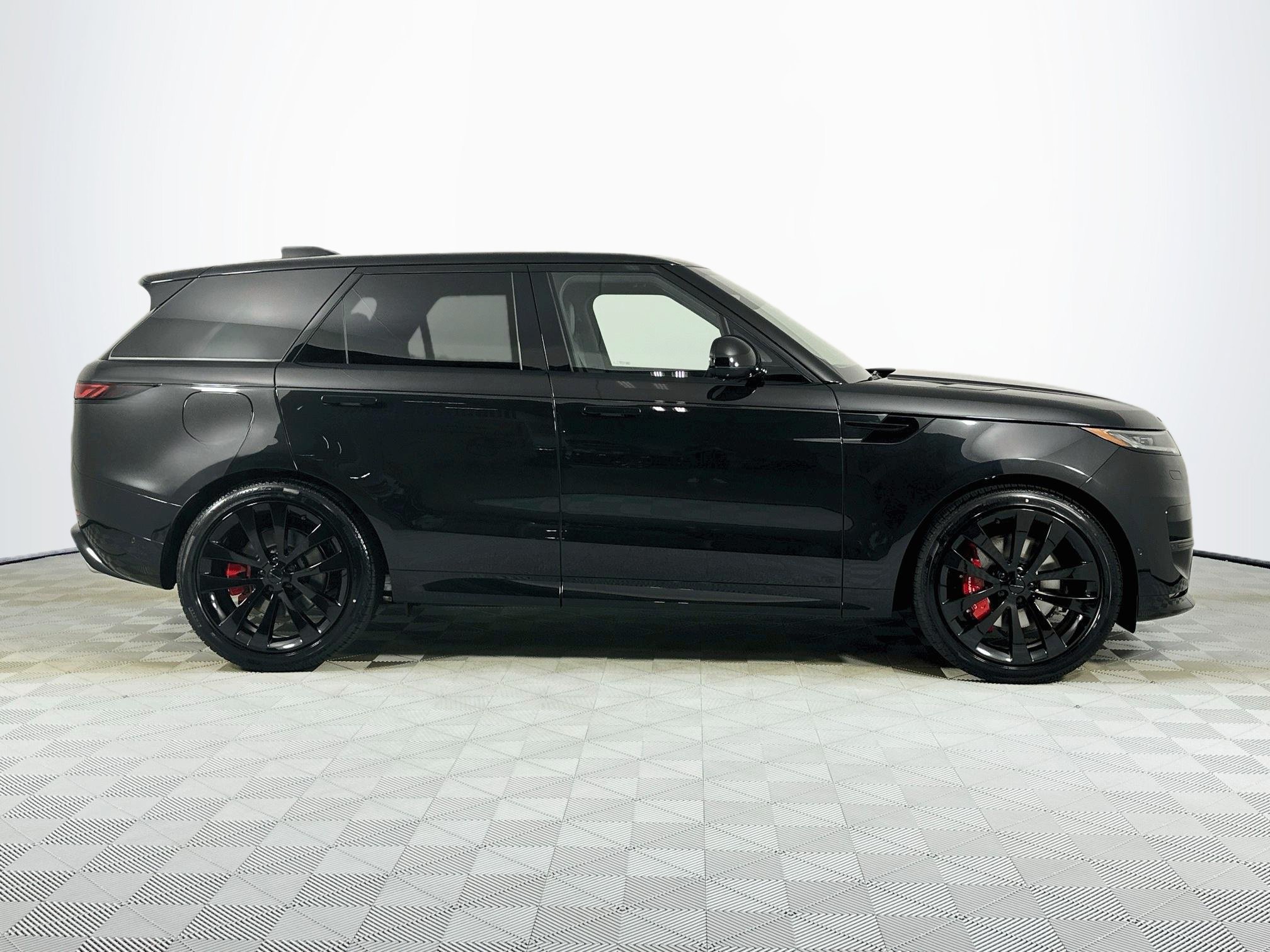 New 2026 Land Rover Range Rover Sport Dynamic SE AWD/4WD image 4