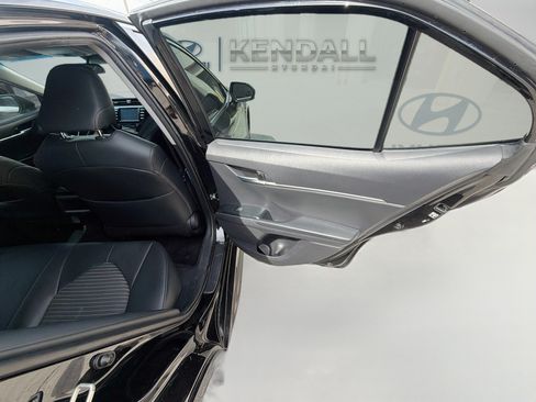 Used 2019 Toyota Camry SE FWD image 27