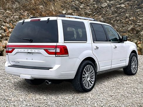 Used 2017 Lincoln Navigator Reserve image 2