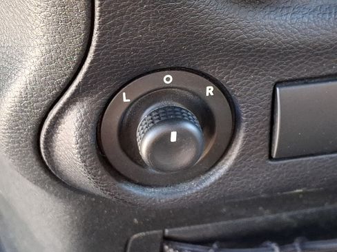 Used 2015 Jeep Wrangler Sahara w/ Connectivity Group AWD/4WD image 23