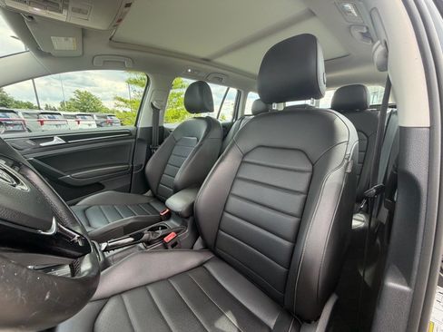 Used 2017 Volkswagen Golf SEL FWD image 10