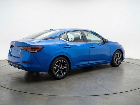 Used 2025 Nissan Sentra SV image 9