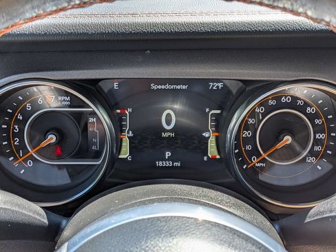 Used 2023 Jeep Gladiator Mojave w/ LED Lighting Group AWD/4WD image 15