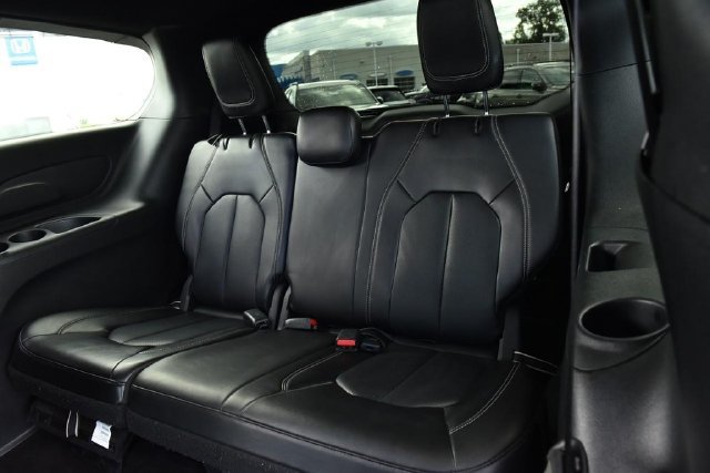 Used 2023 Chrysler Pacifica Touring-L w/ S Appearance Package FWD image 29