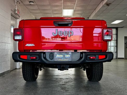 Used 2023 Jeep Gladiator Rubicon w/ Trailer Tow Package AWD/4WD image 6