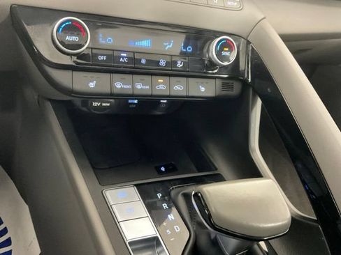Used 2025 Hyundai Elantra SEL FWD image 20