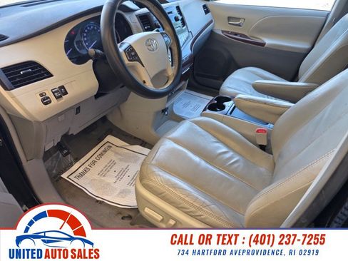 Used 2011 Toyota Sienna XLE FWD image 9