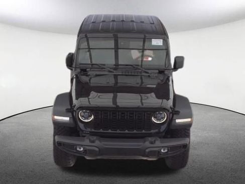 Used 2025 Jeep Wrangler Sport AWD/4WD image 2