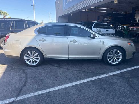 Used 2010 Lincoln MKS AWD image 4
