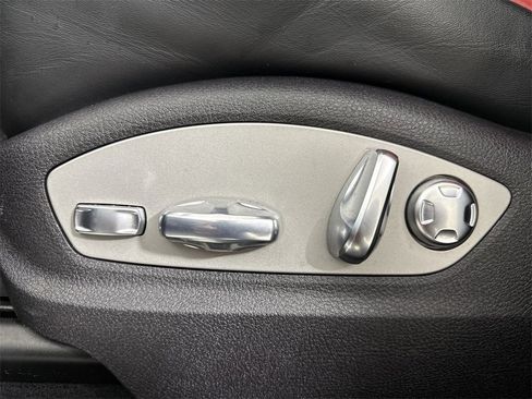 Certified 2021 Porsche Macan S image 40