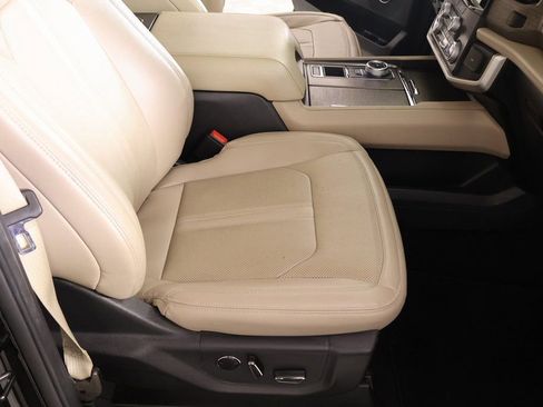 Used 2024 Ford Expedition Max Limited image 15