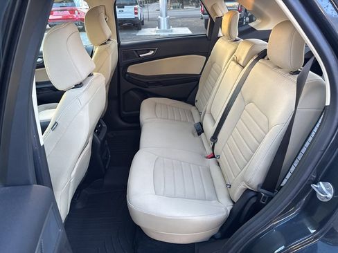 Used 2024 Ford Edge SE image 18