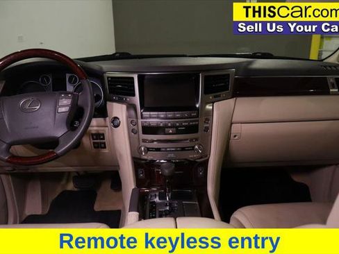 Used 2013 Lexus LX 570 4WD image 18