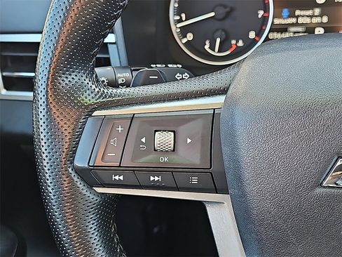 Used 2024 Mitsubishi Outlander SE image 23