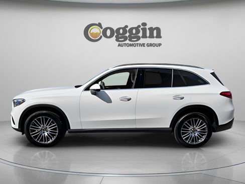 New 2026 Mercedes-Benz GLC 300 image 2