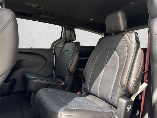 New 2027 Chrysler Pacifica Select FWD image 14
