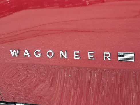 Used 2023 Jeep Wagoneer 4WD w/ Premium Group I image 9