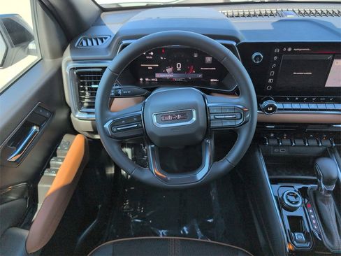 Used 2025 GMC Canyon AT4 image 15