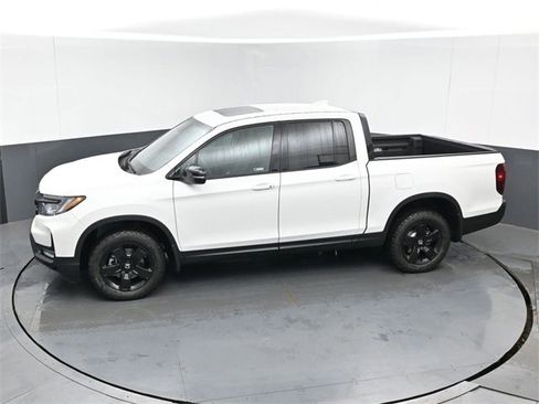 New 2026 Honda Ridgeline Black Edition image 39