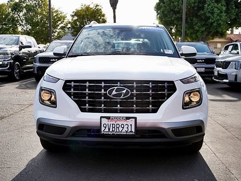 Certified 2026 Hyundai Venue SEL FWD image 5