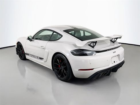 Used 2020 Porsche 718 Cayman GT4 image 3