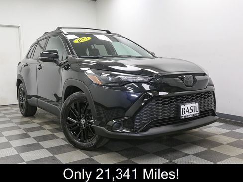 Used 2024 Toyota Corolla Cross AWD Hybrid image 2