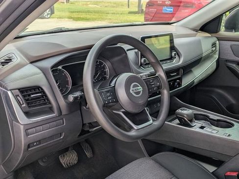 Used 2021 Nissan Rogue S image 15