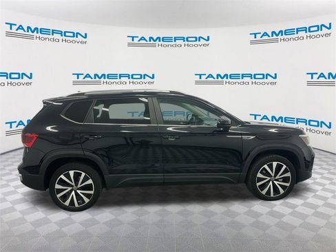 Used 2024 Volkswagen Taos SE image 6