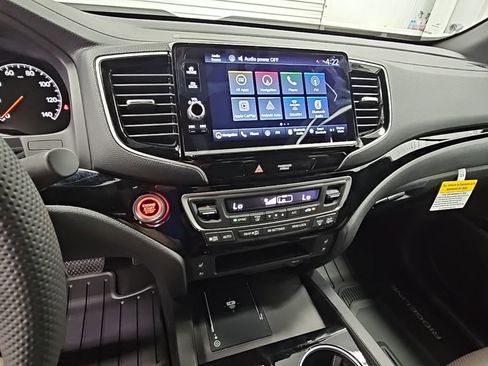 New 2026 Honda Ridgeline Black Edition image 12