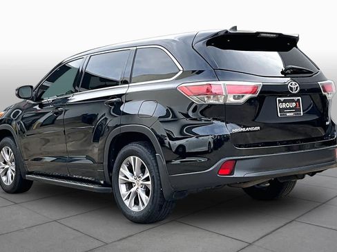 Used 2015 Toyota Highlander Plus FWD image 11