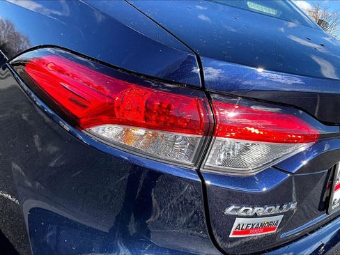 Used 2022 Toyota Corolla LE w/ LE Convenience Package image 27