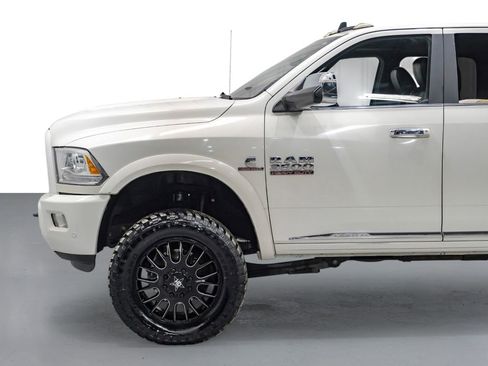 Used 2017 RAM 3500 Laramie Longhorn image 11