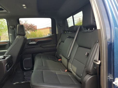 Used 2023 GMC Sierra 1500 Denali w/ Denali Reserve Package AWD/4WD image 10