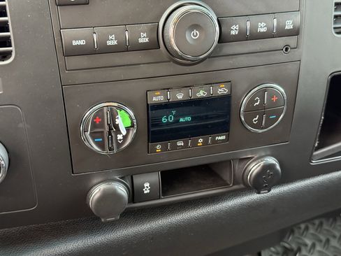 Used 2013 Chevrolet Silverado 1500 LT w/ All-Star Edition AWD/4WD image 21