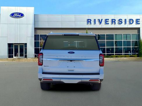 Used 2024 Ford Expedition Limited image 5